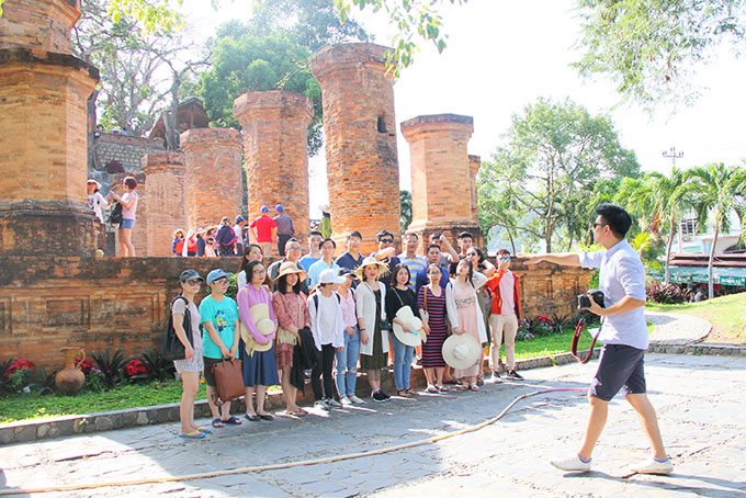 Khánh Hòa: Tăng cường quản lý hoạt động của hướng dẫn viên du lịch