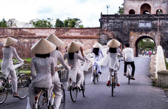 Thừa Thiên Huế đưa xe đạp thông minh phục vụ khách du lịch dạo chơi