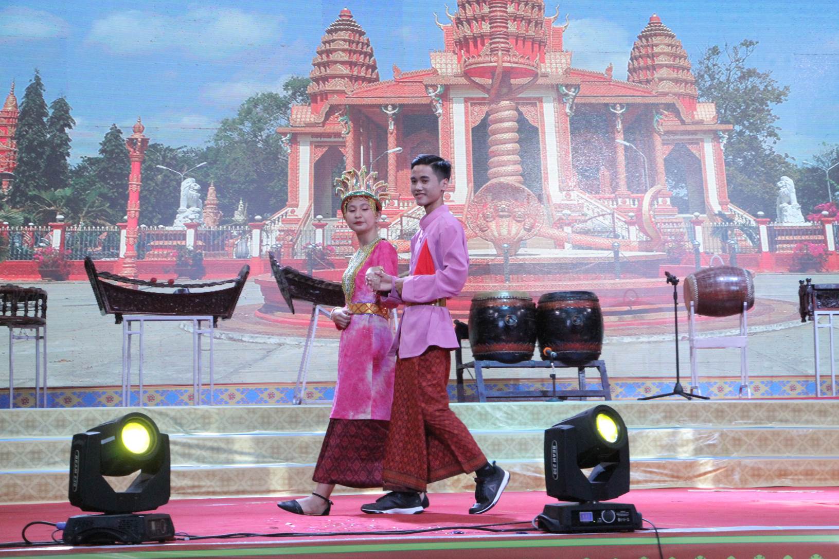 Sóc Trăng tổ chức hội diễn nghệ thuật quần chúng và trình diễn trang phục dân tộc Khmer