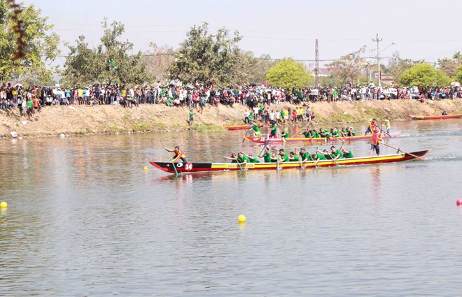 Đắk Lắk: Sôi nổi hội đua thuyền nam truyền thống đầu Xuân