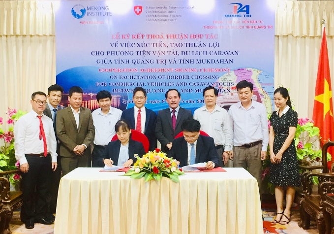 Ký kết thỏa thuận hợp tác xúc tiến, tạo thuận lợi cho phương tiện vận tải, du lịch caravan Quảng Trị - Mukdahan