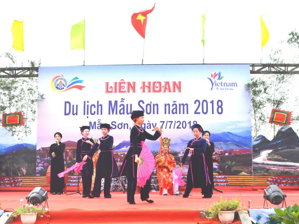 Quảng bá tiềm năng xứ Lạng tại Liên hoan Du lịch Mẫu Sơn năm 2019