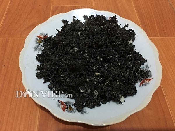 Rau rừng xào trứng đen sì - Đặc sản xứ Mường (Sơn La) cuốn hút du khách 