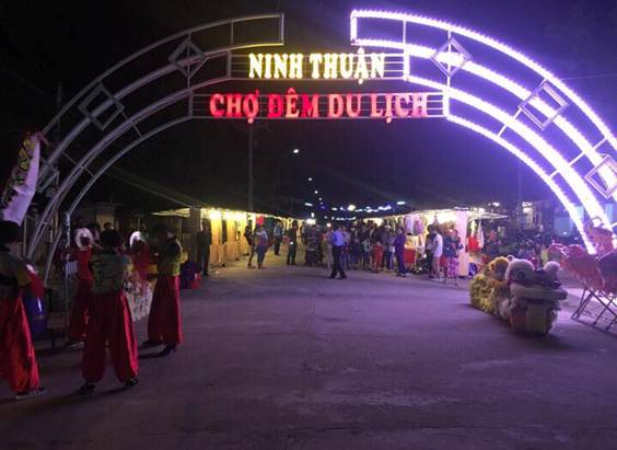 Nhộn nhịp Chợ đêm Ninh Thuận