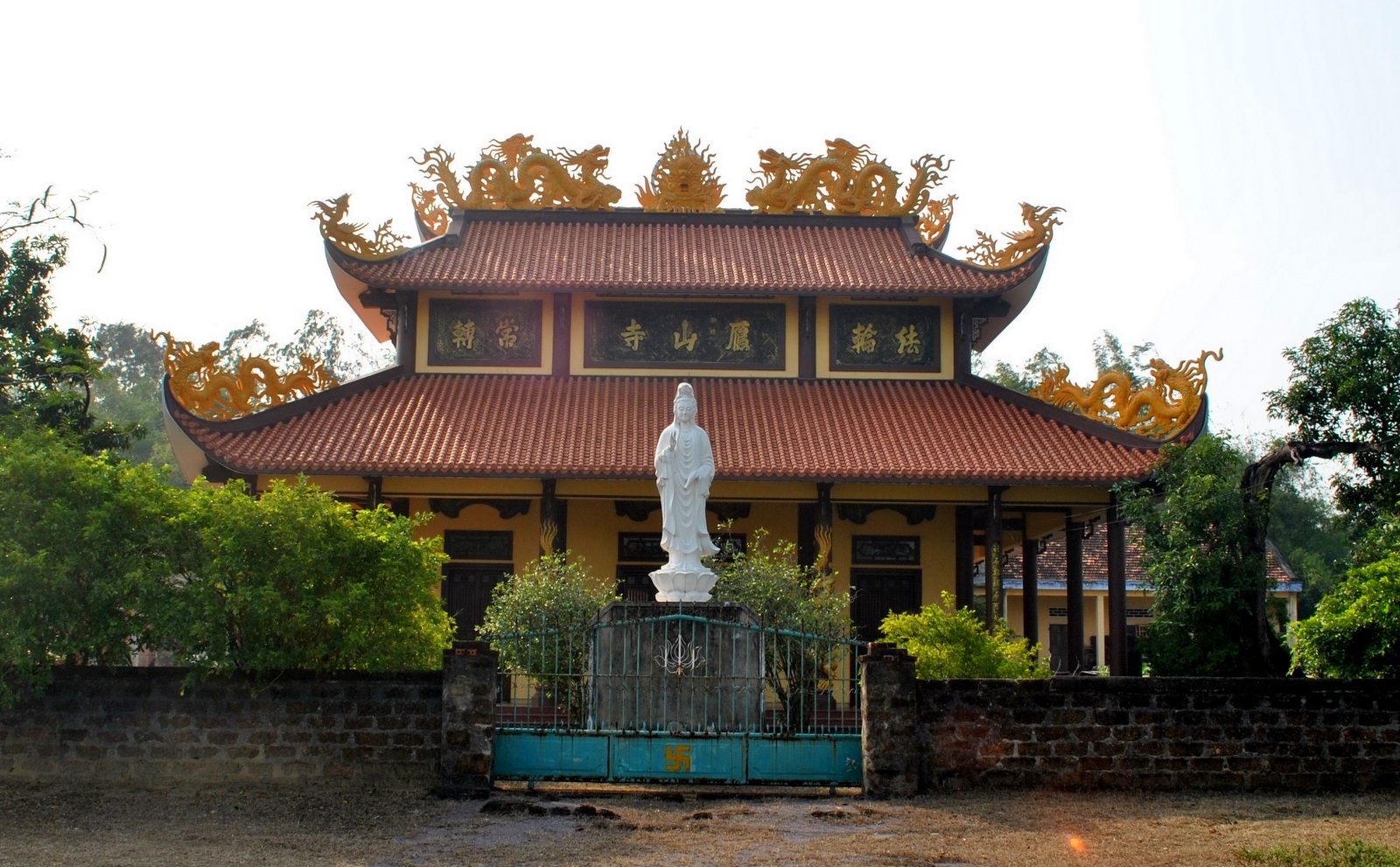 Vãn cảnh chùa Ông Đen Ông Đỏ, Bình Định