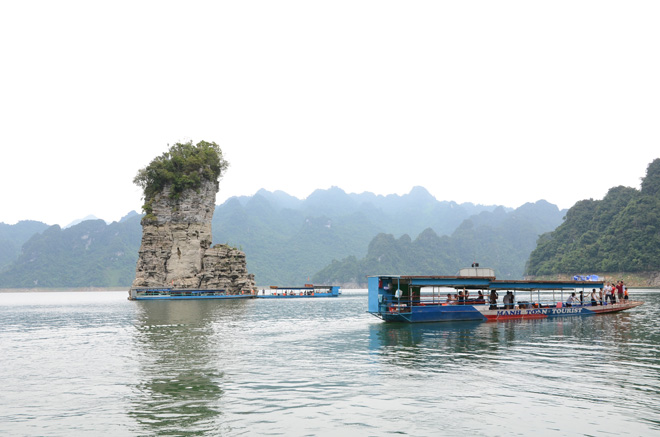 Du lịch hồ sinh thái Na Hang (Tuyên Quang) thu hút du khách