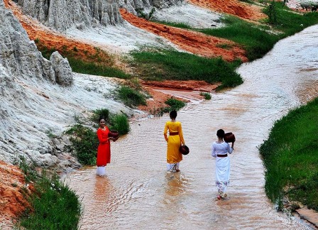 Bình Thuận: Suối Tiên đón gần 10.000 lượt khách du xuân Canh Tý
