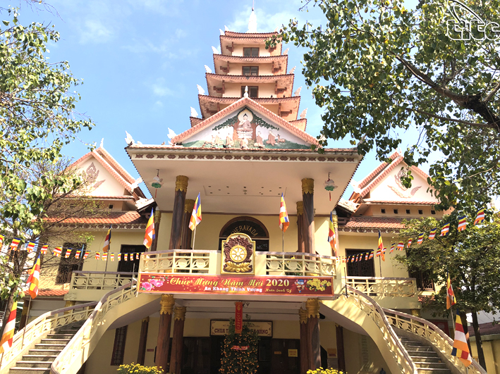 Đầu năm vãn cảnh ngôi chùa trầm lắng giữa trung tâm thành phố Đà Nẵng