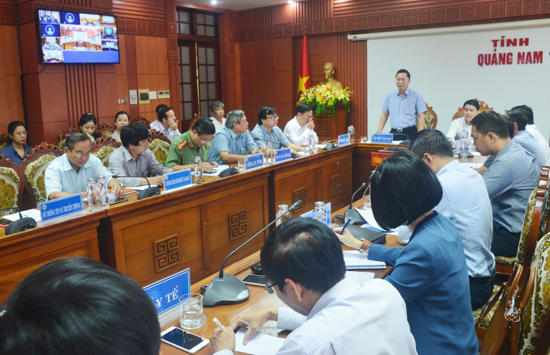 Liên kết du lịch giữa Vùng kinh tế trọng điểm miền Trung với Hà Nội và thành phố Hồ Chí Minh