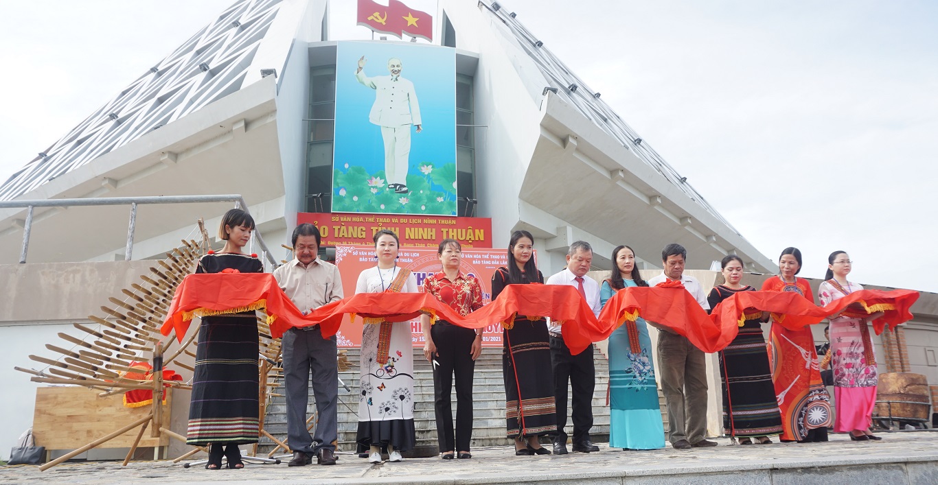 Trưng bày Văn hóa Cồng chiêng Tây Nguyên tại Ninh Thuận