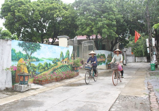 Ninh Bình: Lạc lối với những con đường bích họa tại vùng quê yên bình