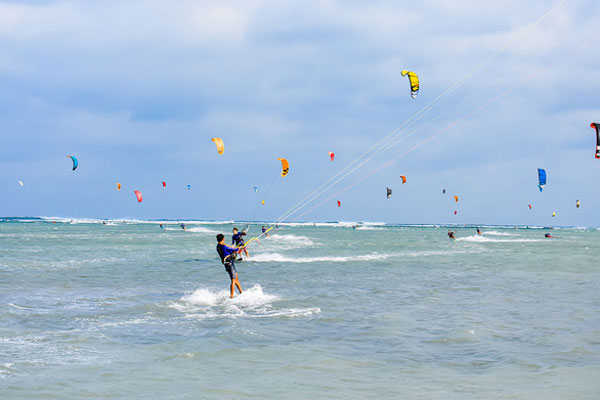 Ninh Chữ (Ninh Thuận) - Điểm đến của lướt ván diều quốc tế