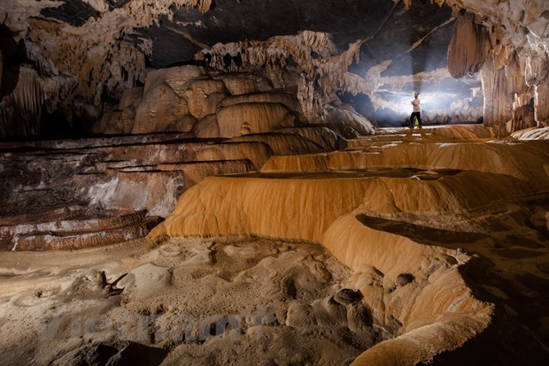 Khám phá vẻ đẹp kỳ thú của hang Tiên – “thiên đường vô danh”