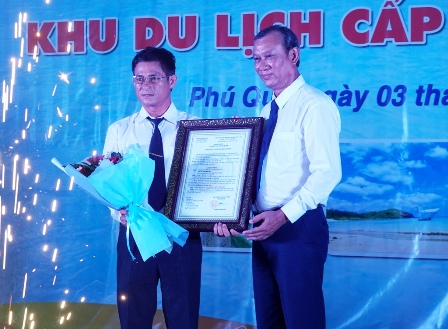 Bình Thuận: Công bố quyết định Phú Quý là khu du lịch cấp tỉnh