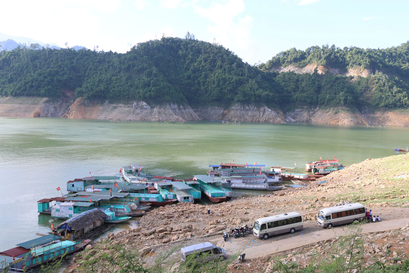 Khai thác tiềm năng du lịch vùng hồ huyện Cao Phong, Hòa Bình