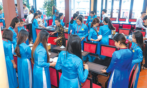 Bình Thuận: Cần nhân lực chất lượng cao để phục vụ du lịch