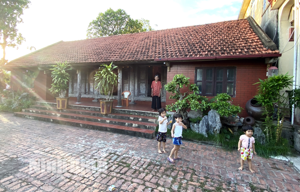 Kim Sơn (Ninh Bình) bảo tồn nét đẹp kiến trúc của những ngôi nhà ngói đỏ
