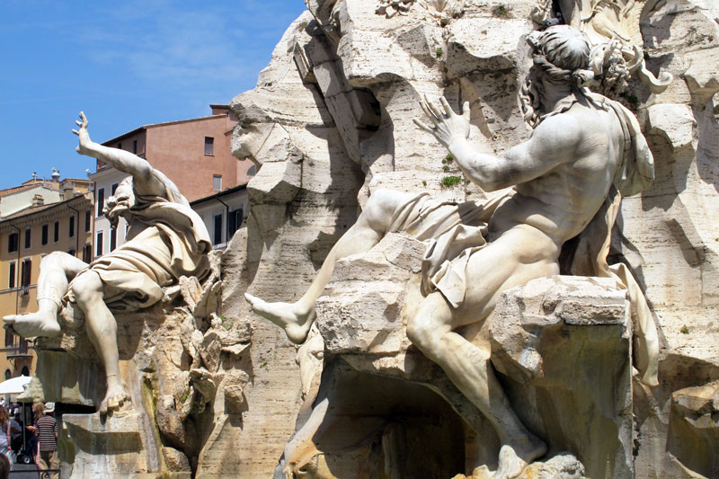 Hai đài phun nước nổi tiếng ở Rome