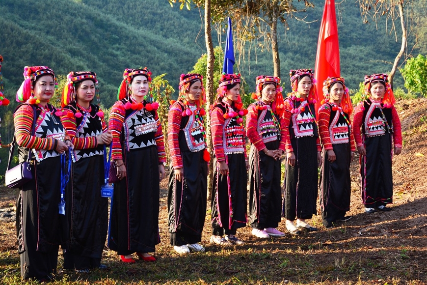 Điện Biên: Gìn giữ trang phục truyền thống