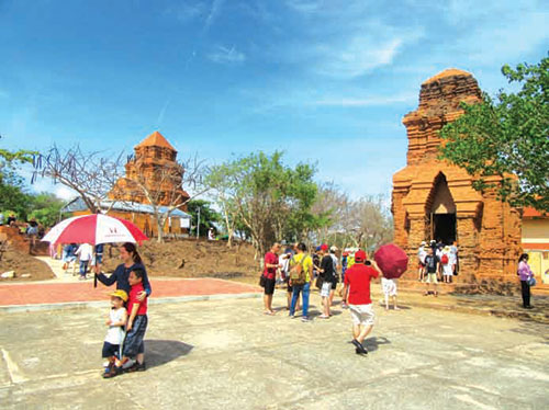 Bình Thuận thực hiện chỉ tiêu về du lịch: Thắp lên hy vọng…