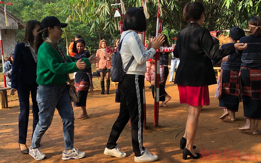 Nhiều hoạt động chào xuân tháng 3 tại Làng Văn hóa - Du lịch các dân tộc Việt Nam