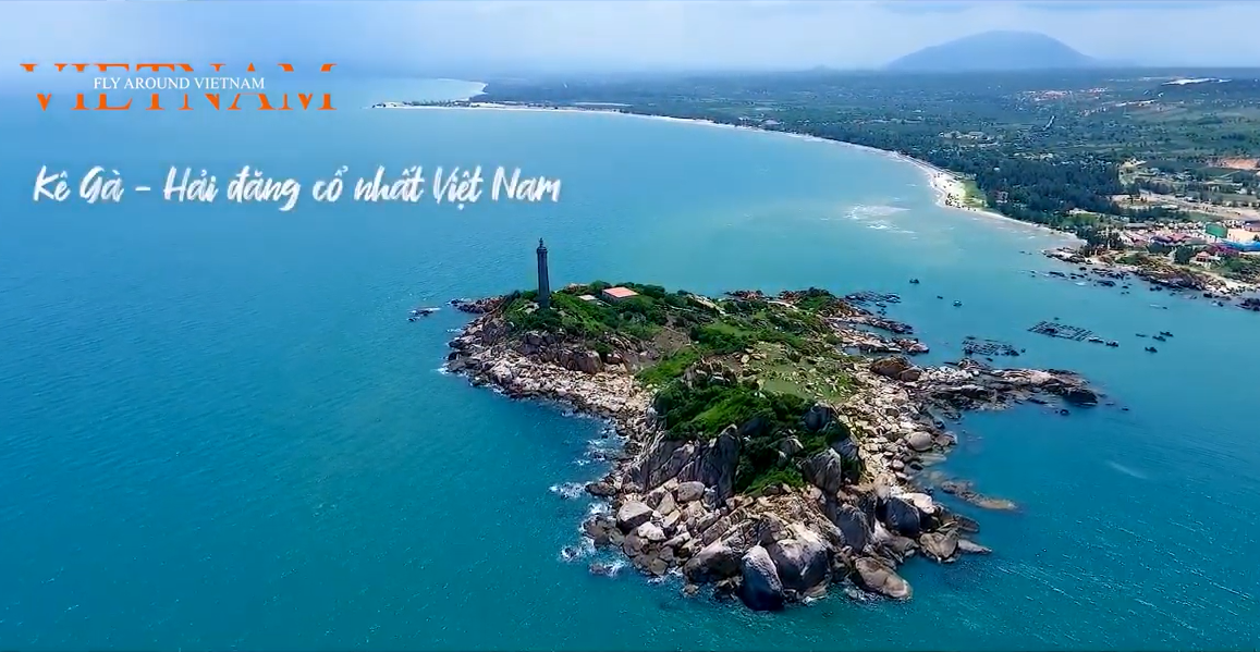 Chiêm ngưỡng từ trên cao vẻ đẹp Hải đăng Kê Gà – ngọn hải đăng cổ nhất Việt Nam