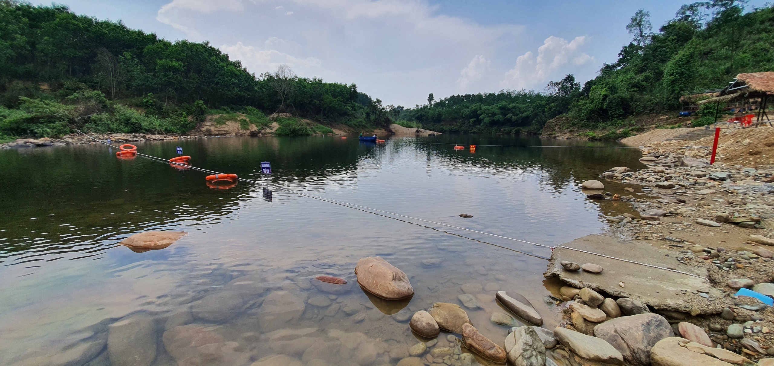 Thừa Thiên Huế: Công nhận điểm du lịch sinh thái Thượng nguồn Ô Lâu (Hầm Heo)
