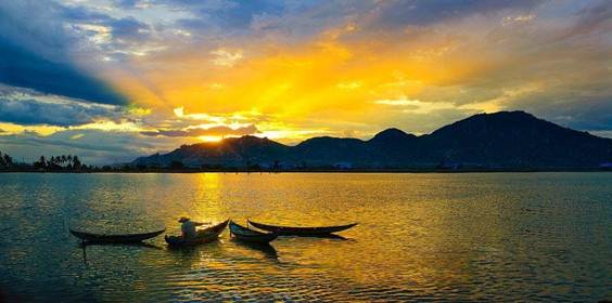 Ninh Thuận: Đầm Nại, vùng nước dân dã với khung cảnh sơn thuỷ hữu tình