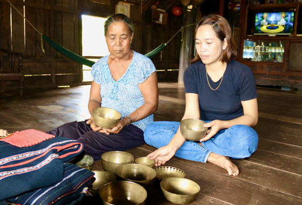 Người lưu giữ nét đẹp văn hóa truyền thống ở Đắk Lắk