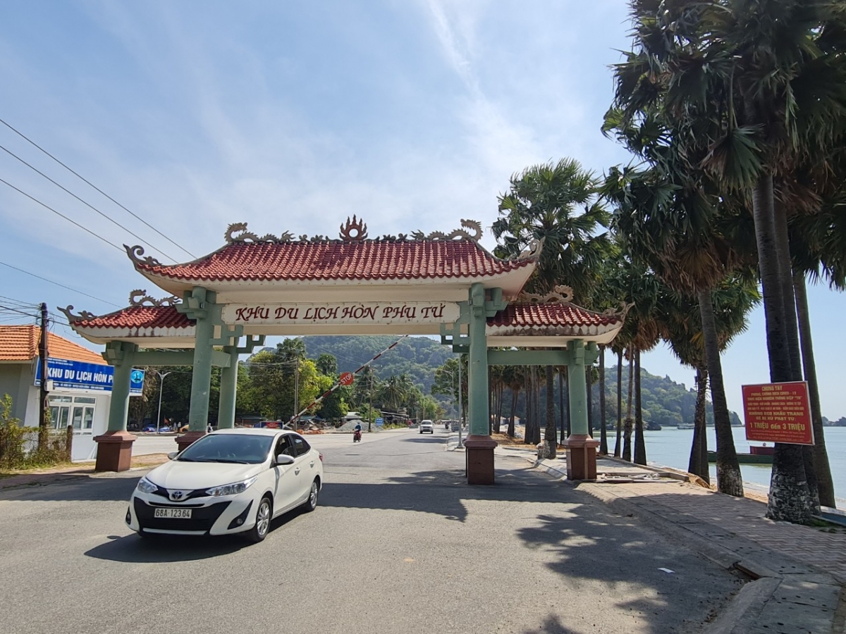 Chùa Hang - hòn Phụ Tử tại Kiên Giang mở đón khách dịp Tết Nguyên Đán