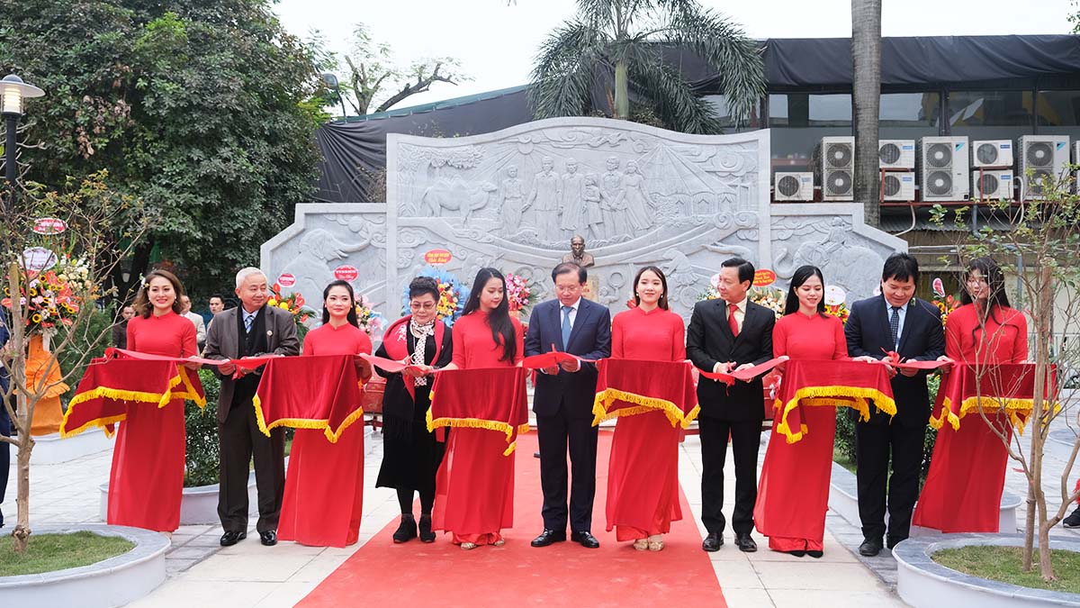 Lễ kỷ niệm 100 năm Xiếc Việt Nam và tôn vinh cố NSND Tạ Duy Hiển