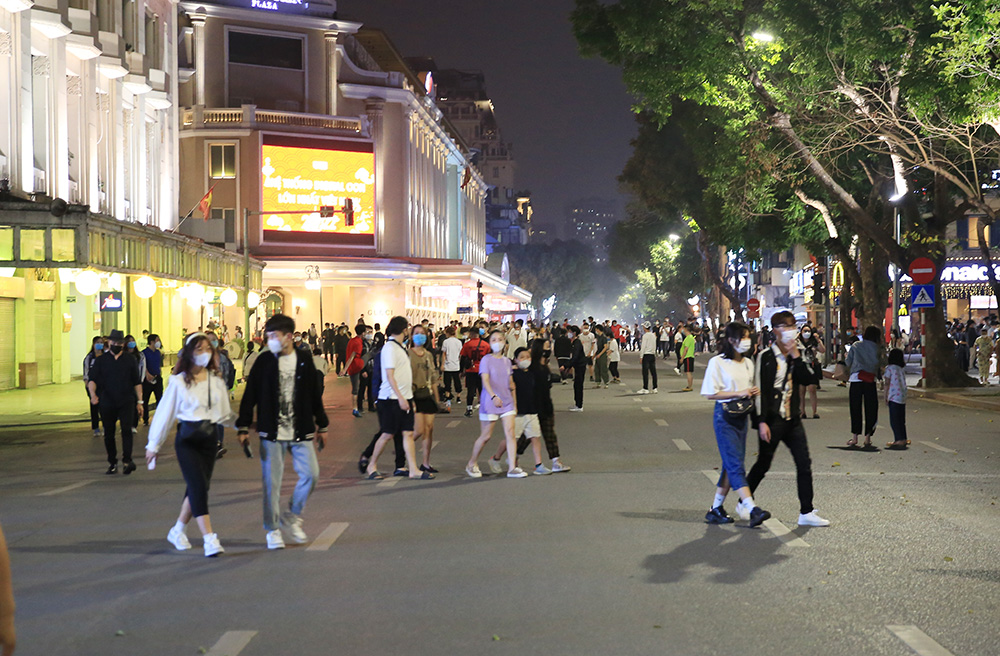 Hà Nội: Hơn 40 nghìn lượt khách tham gia các tuyến phố đi bộ quận Hoàn Kiếm