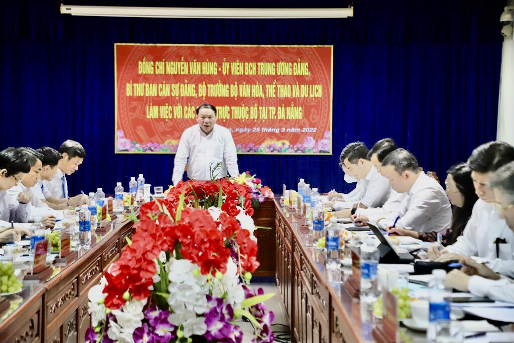 Bộ trưởng Nguyễn Văn Hùng: Tập trung nâng cao chất lượng nguồn đào tạo nhân lực ngành VHTTDL Đà Nẵng