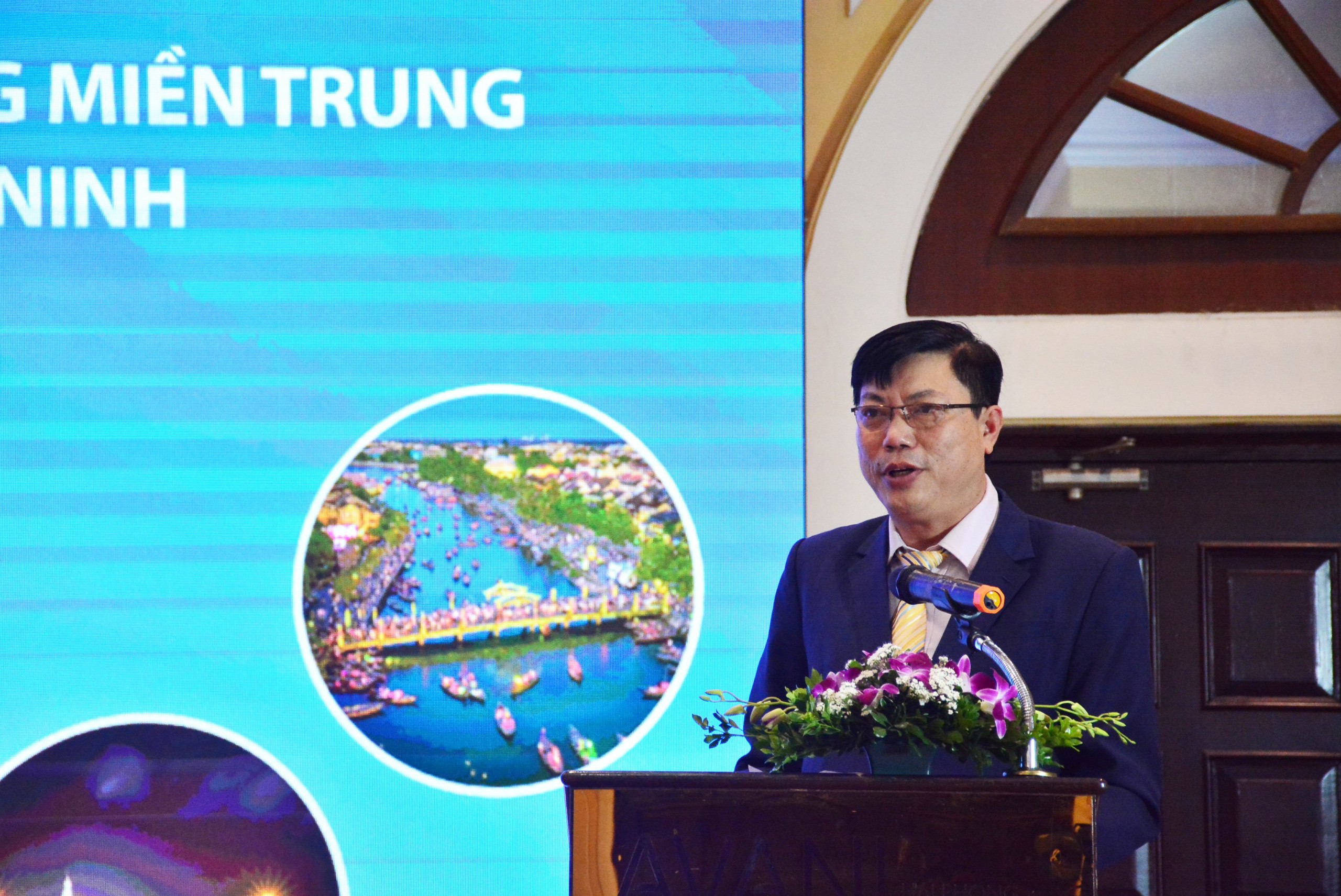 Hội nghị liên kết, hợp tác phát triển du lịch giữa 5 tỉnh/thành phố miền Trung với thành phố Hải Phòng và tỉnh Quảng Ninh