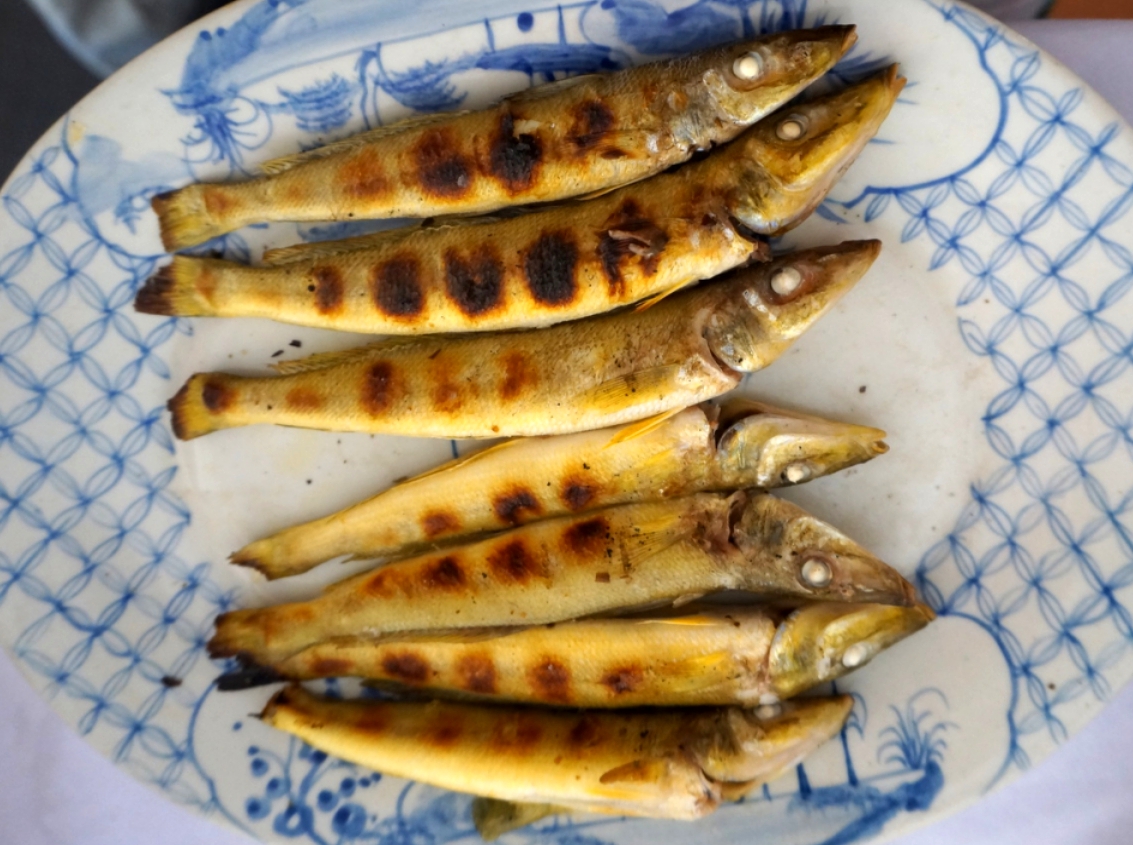 Quảng Ninh: Ra xã đảo Minh Châu ăn cá đục một nắng nướng