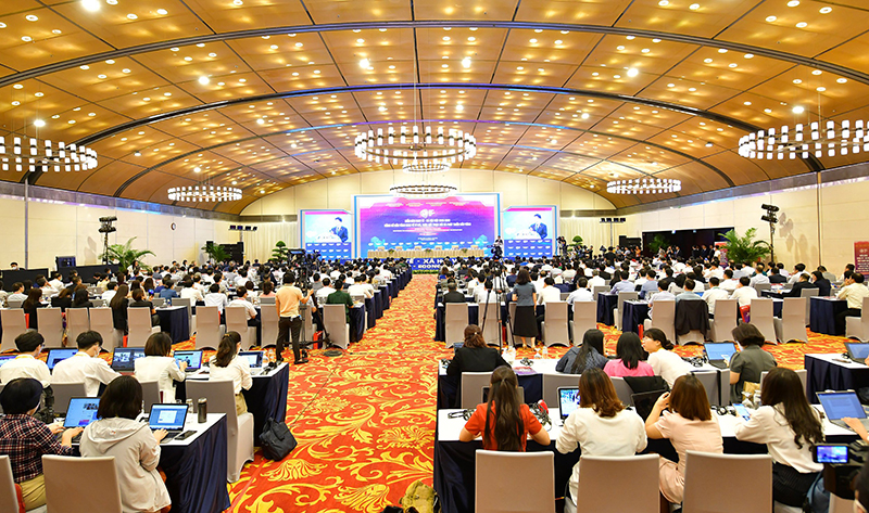 Phiên khai mạc Diễn đàn Kinh tế - Xã hội Việt Nam 2022: Củng cố nền tảng kinh tế vĩ mô, thúc đẩy phục hồi và phát triển bền vững