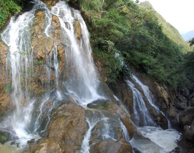 Chiêm ngưỡng nhiều thác nước đẹp ở Lào Cai