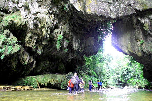 Hơn 400 tỷ đồng đầu tư khu du lịch sinh thái Cổng Trời Đông Giang – Quảng Nam