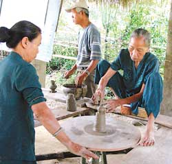 Khôi phục nghề gốm ở làng cổ phước tích, Thừa Thiên - Huế