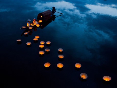 Ngắm nét bình yên, thơ mộng của sông Hương 