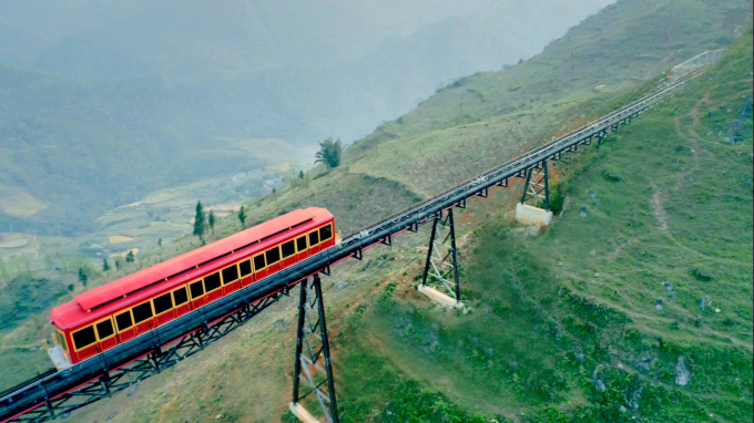 Tuyến tàu hỏa leo núi dài nhất Việt Nam chính thức hoạt động từ 31/3