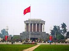 Mở điểm bầu chọn cho Vịnh Hạ Long tại Khu di tích Chủ tịch Hồ Chí Minh