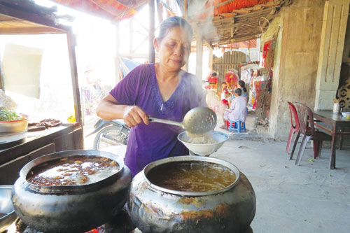 Thơm ngon cháo lòng chợ Mai ở Huế