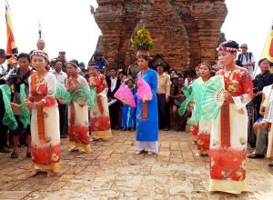 Đến Ninh Thuận tìm hiểu văn hóa Chăm