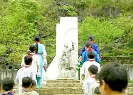 Tham quan khu di tích anh hùng liệt sỹ Kim Đồng ở Cao Bằng