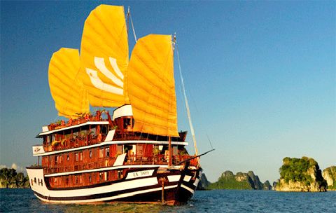 Thú vị ngắm vịnh Hạ Long trên du thuyền Bhaya