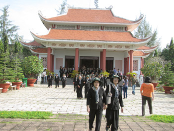 Tham quan Khu lưu niệm Nguyễn Thị Định ở Bến Tre