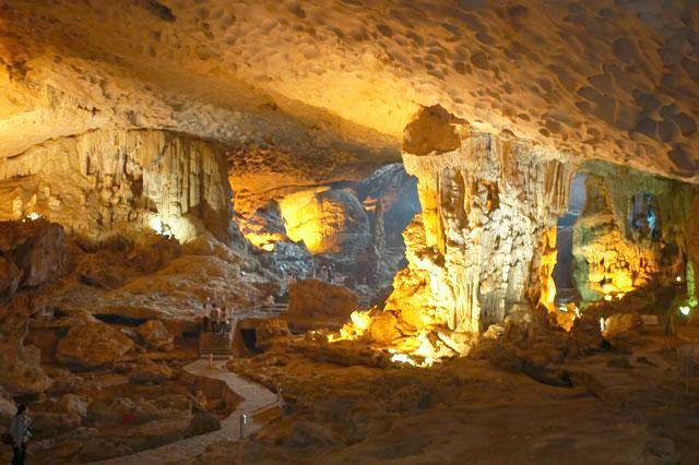 Hang Sửng Sốt (Quảng Ninh) được bình chọn là 1 trong 10 hang động đẹp nhất thế giới 