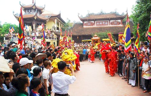 Rộn ràng lễ hội cầu mưa ở Hưng Yên