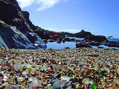 Glass Beach – Bãi biển thủy tinh độc đáo ở California(Mỹ)